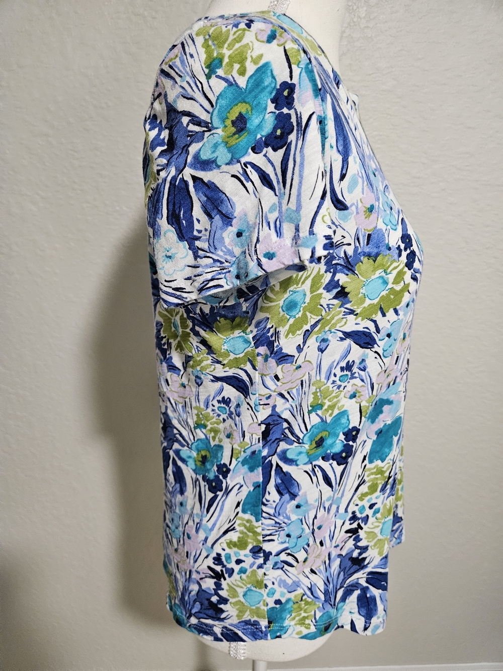Women's Floral Short-Sleeve Tee - Blue & Green - Picture 2 of 8